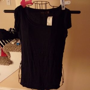 5/$30 item! Limited Black Tee M